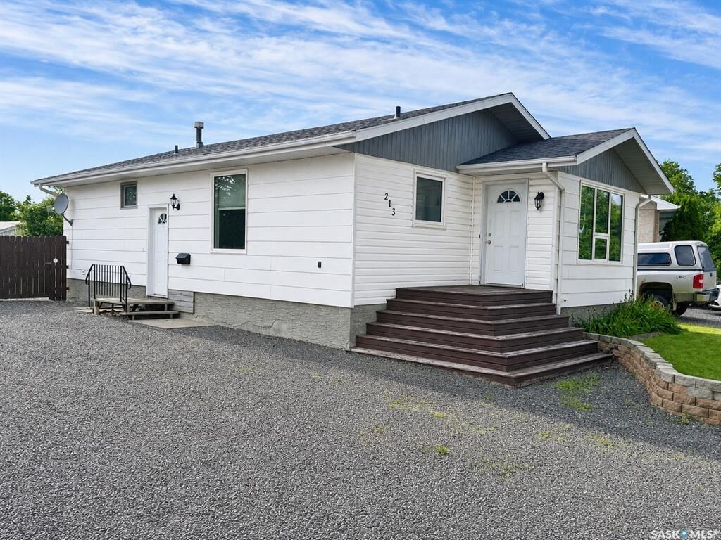 Property Photo: 213 18th Street NE SK S4H 3J4