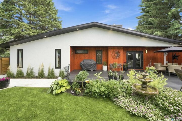 Property Photo:  115 Whiteswan Drive  SK S7K 4M5 