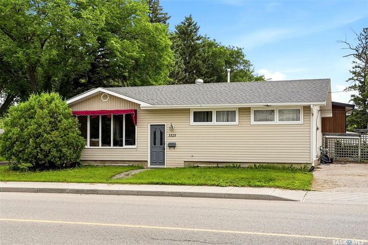 Property Photo: 3325 29th Avenue SK S4S 2P1