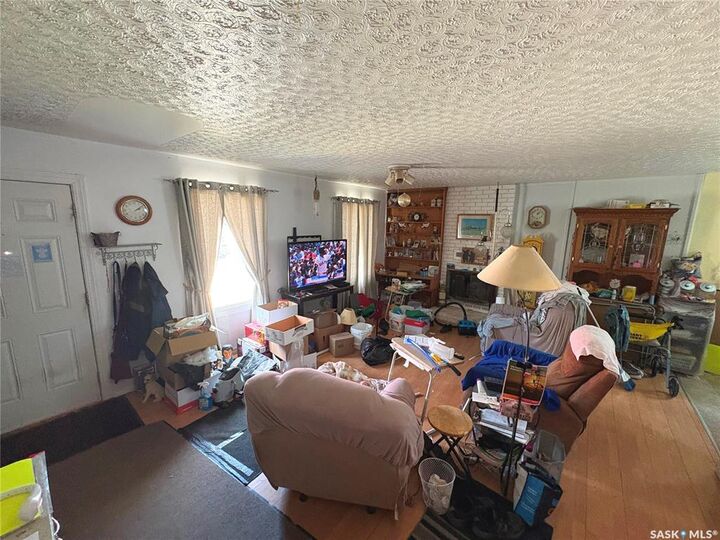 Property Photo:  398 Broadway Street E  SK S0G 1S0 