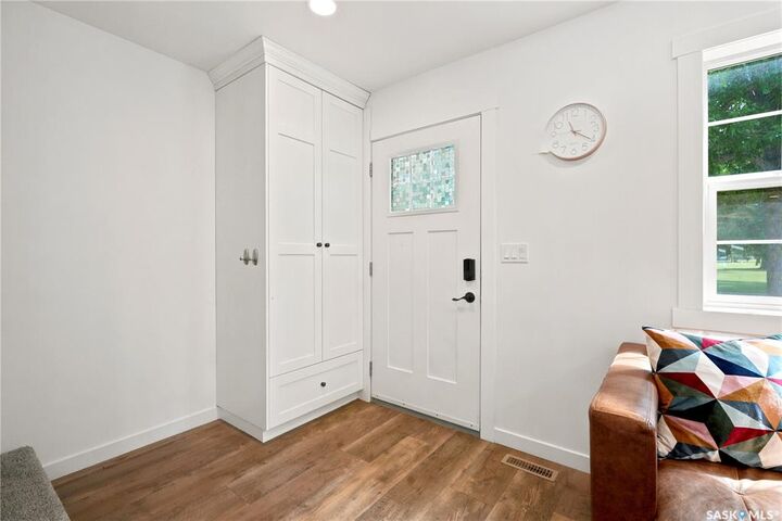 Property Photo: 919A F Avenue N SK S7L 1W7