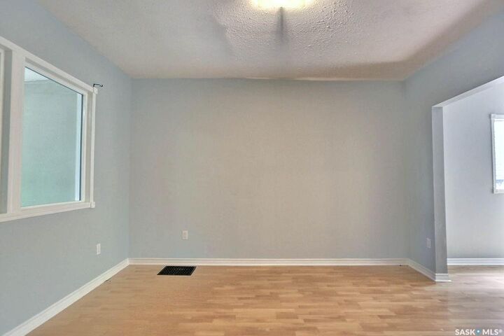 Property Photo:  2066 Wallace Street  SK S4N 4A4 
