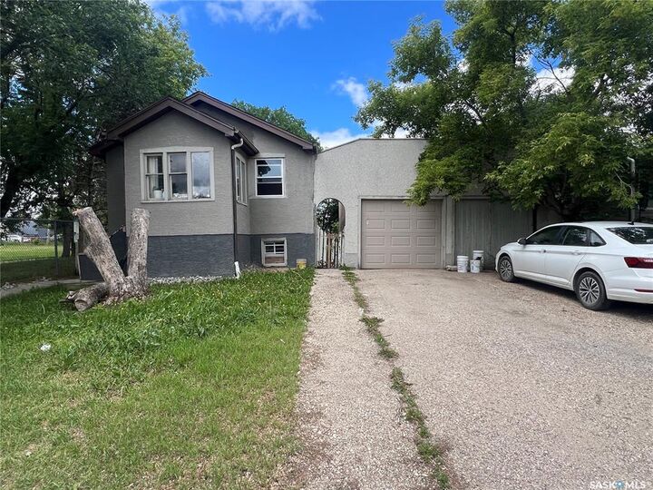Property Photo: 1936 Broder Street SK S4N 3S1