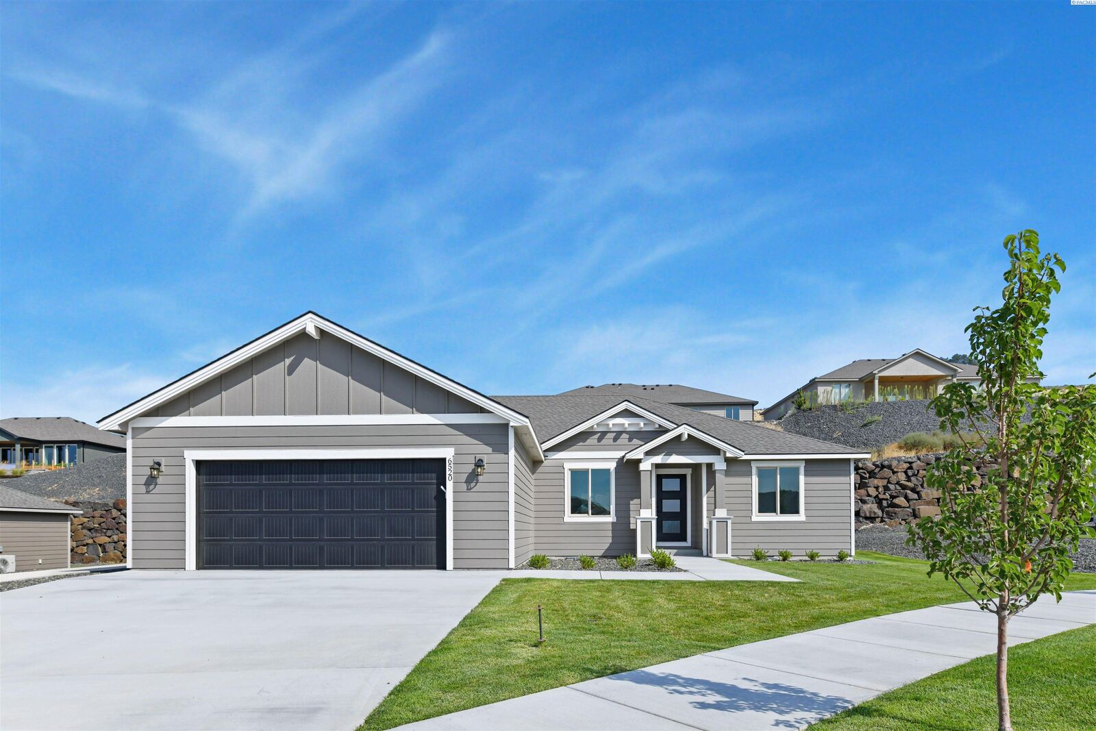 Property Photo: 6520 W 29th Ct WA 99338
