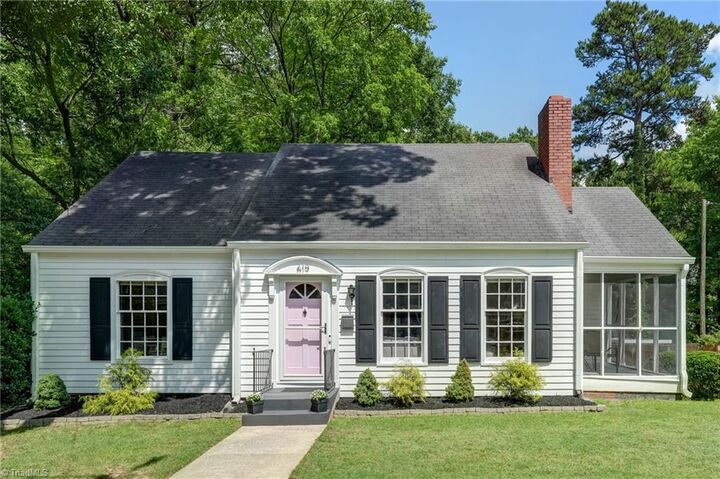 Property Photo:  619 Scott Avenue  NC 27403 