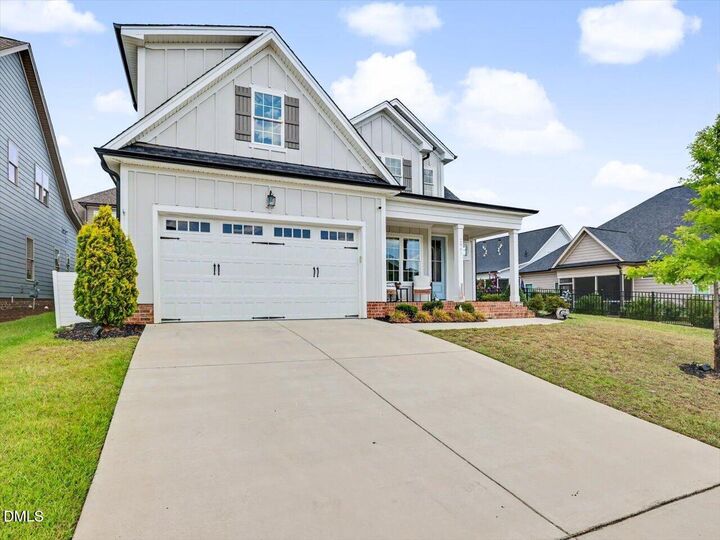 Property Photo:  2907 Meadow Bluffs Way  NC 27526 