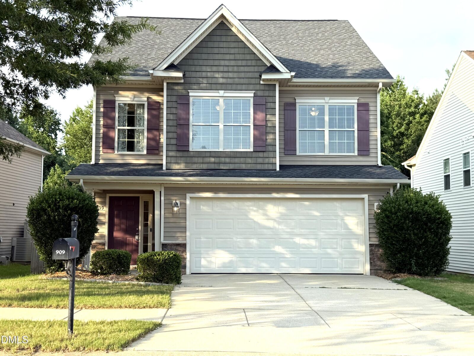 Property Photo:  909 Steelhorse Drive  NC 27526 