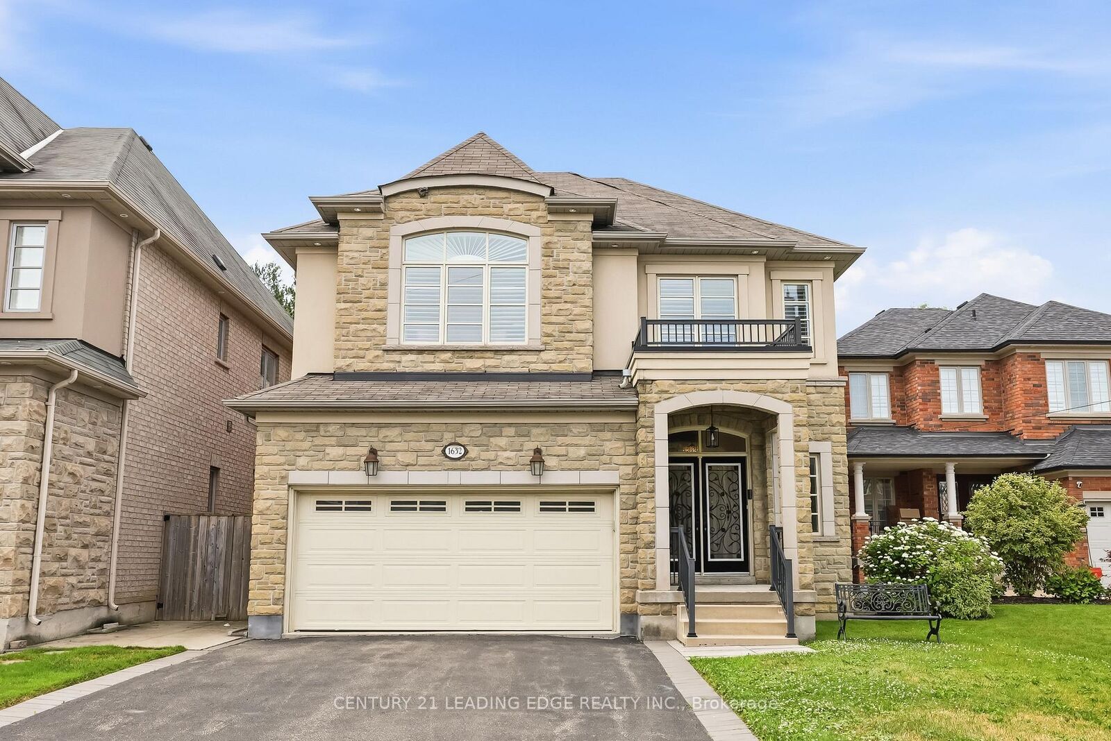 Photo de la propriété: 1632 Barbertown Road ON L5M 6J2