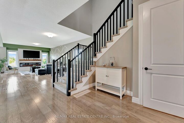 32 Faith Street 6 — photo 1