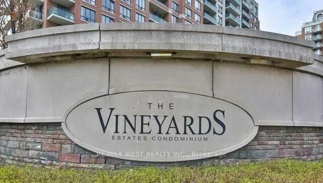 Property Photo:  350 Red Maple Road 814  ON L4C 0T5 