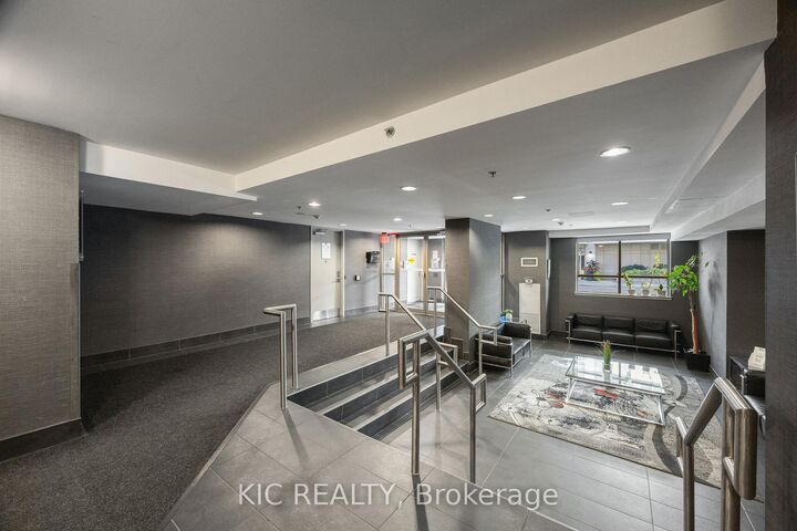 Property Photo: 812 Lansdowne Avenue 901 ON M6H 4K5