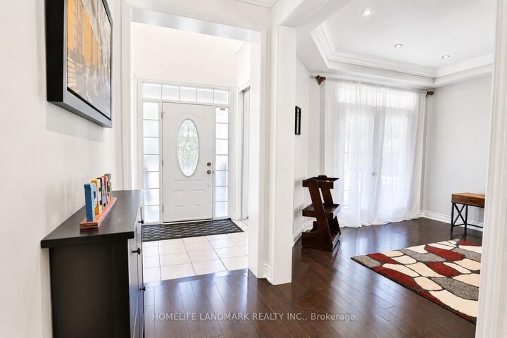 Photo de la propriété:  191 Robirwin Street  ON L3P 3B9 