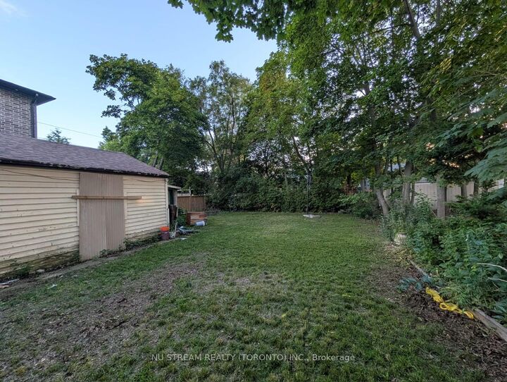 Property Photo:  34 Fairwood Crescent  ON M1E 3T3 