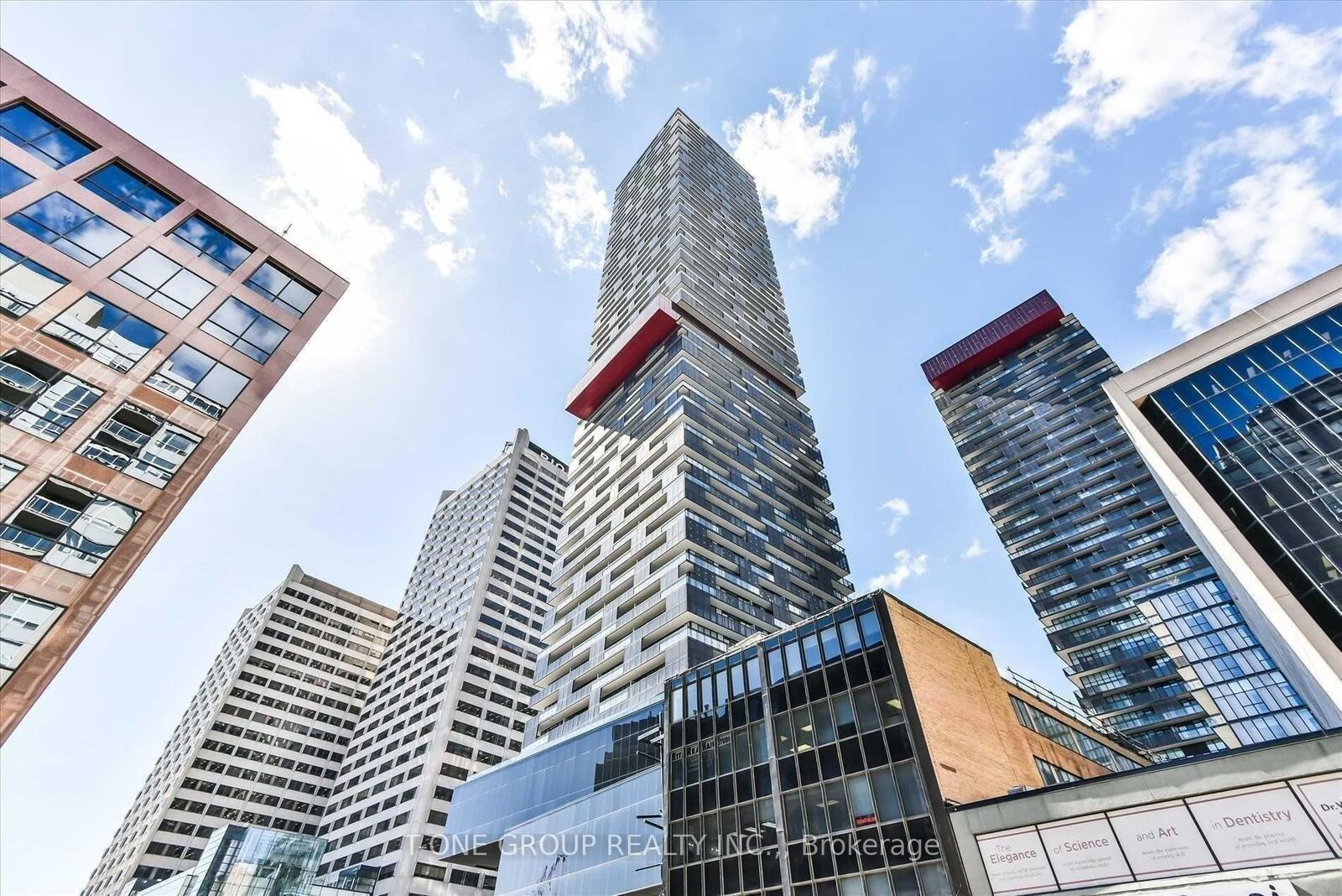 Property Photo:  8 Eglinton Avenue E 4208  ON M4P 0C1 