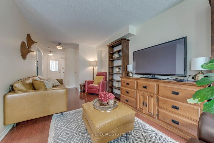 Property Photo: 40 Mannel Crescent ON L6Y 5E2