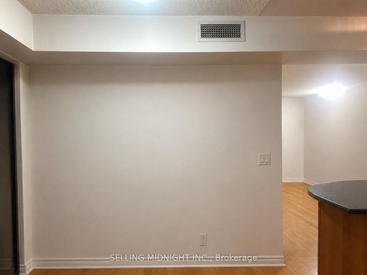 Property Photo:  250 Wellington Street W 245  ON M5V 2V4 