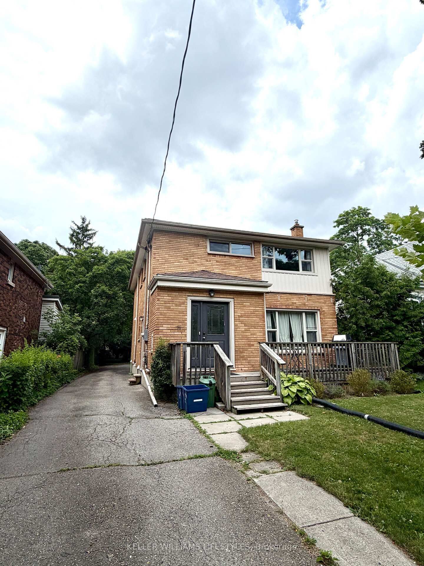 Property Photo: 196 Emery Street E ON N6C 2E2