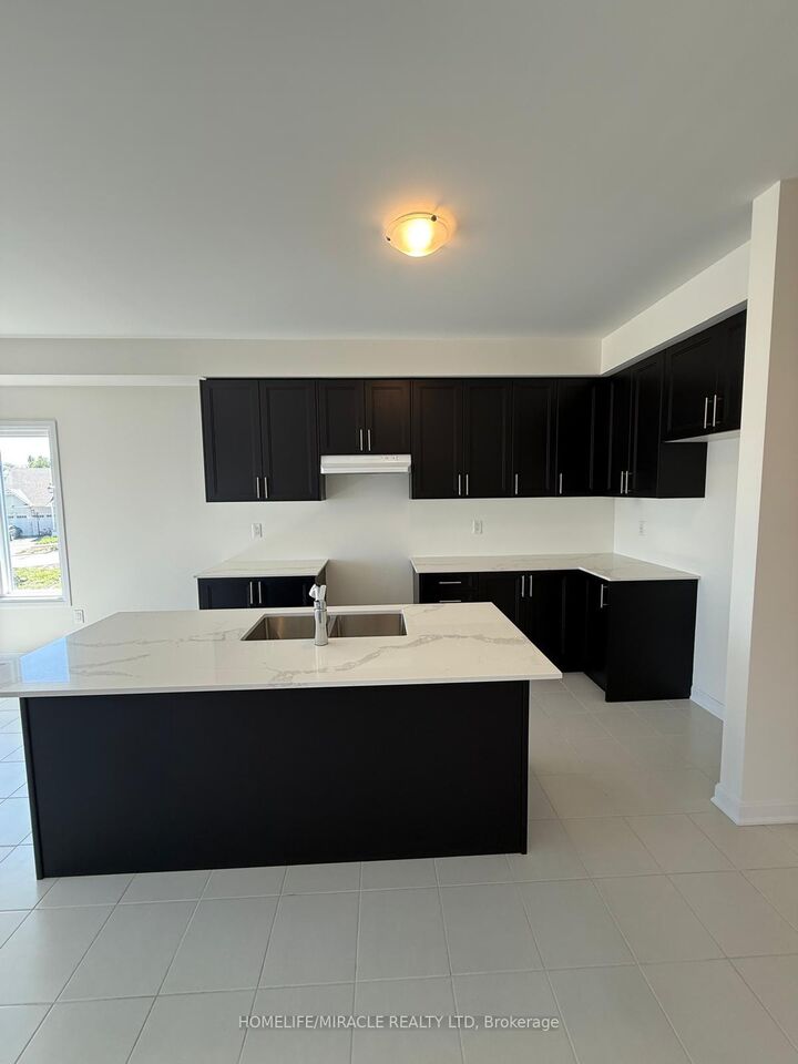 Property Photo: 95 Royal Oak Crescent ON K0H 1G0