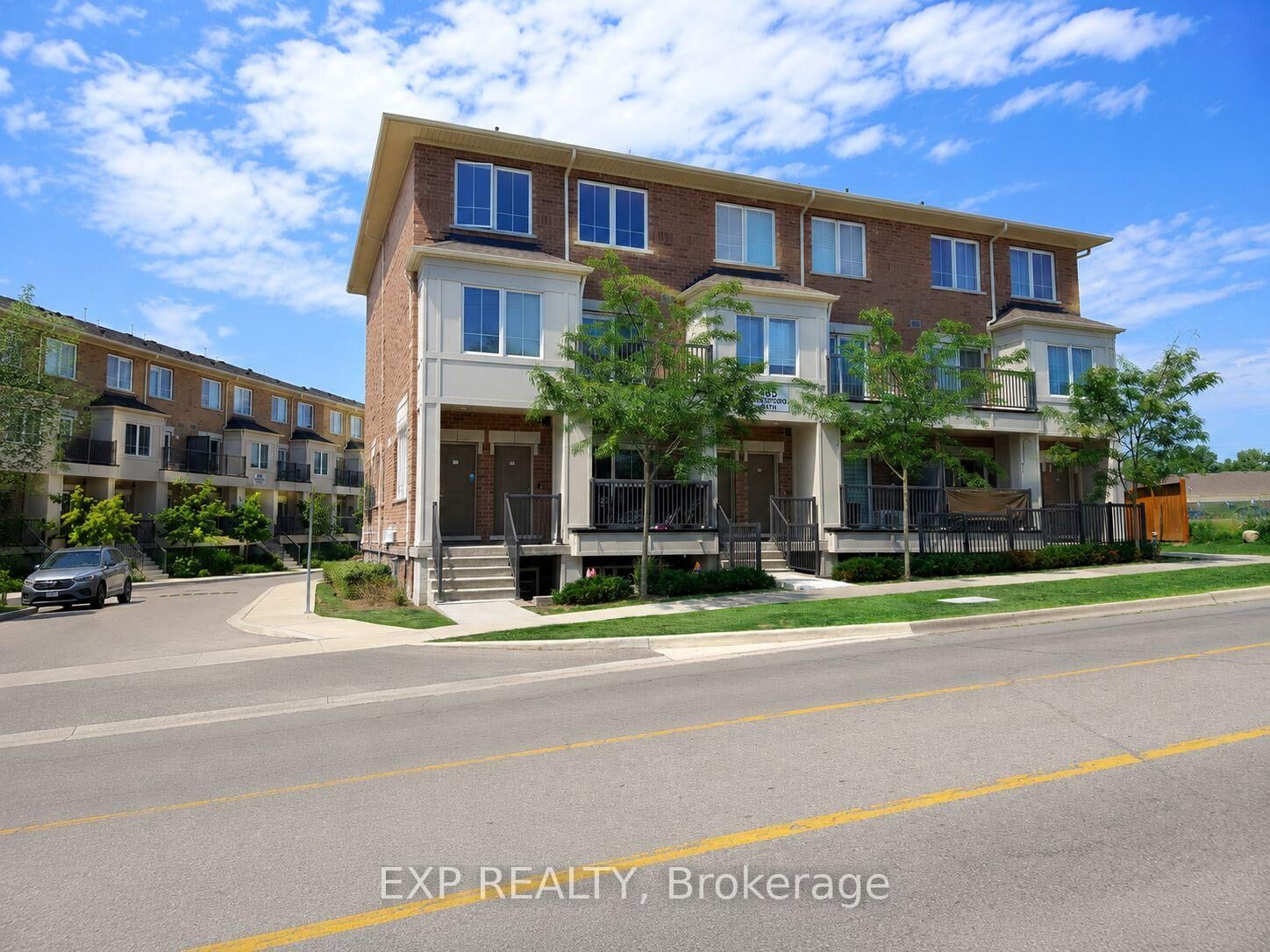 Property Photo:  485 Beresford Path 2  ON L1H 0B2 