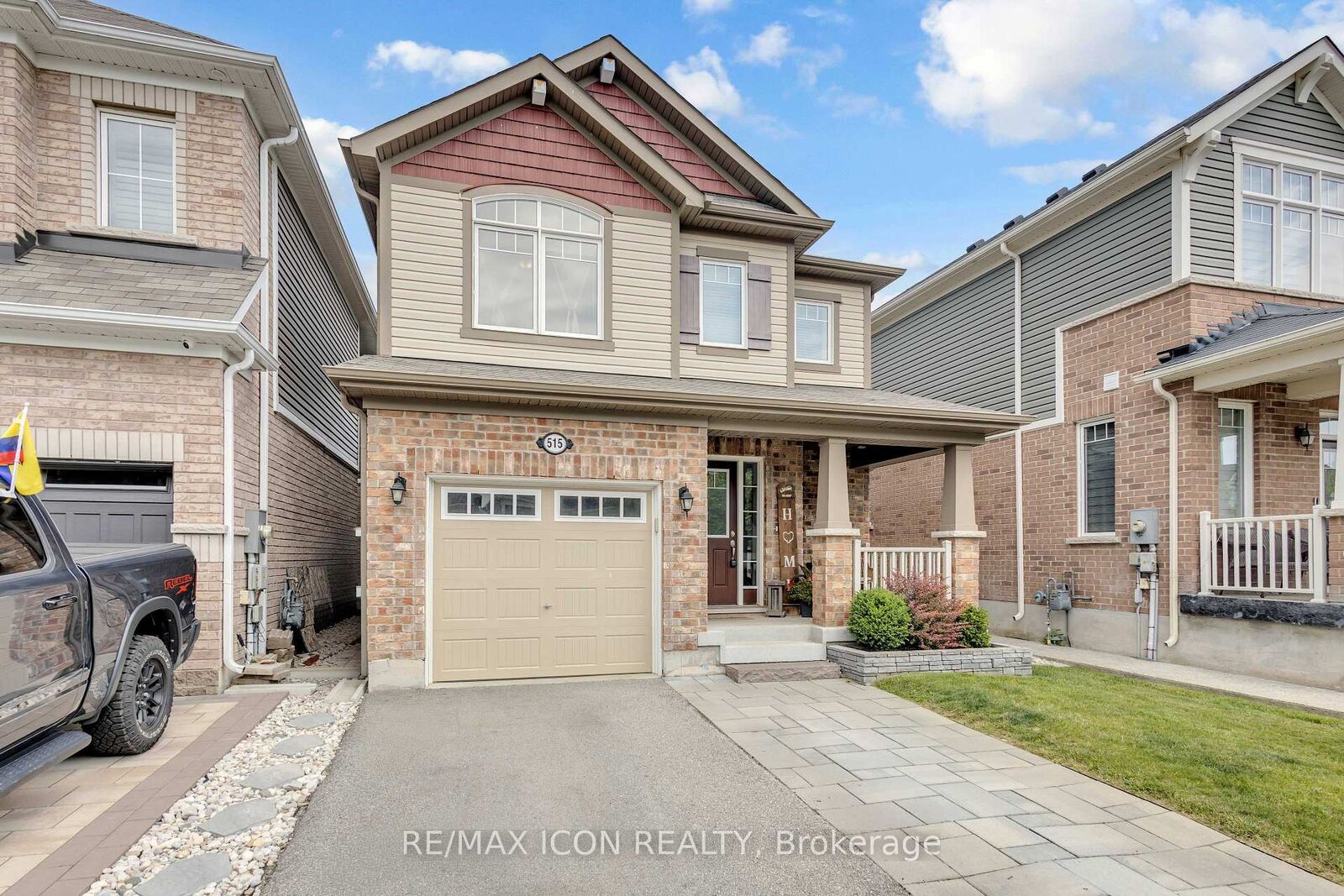 Property Photo: 515 Equestrian Way ON N3E 0B5
