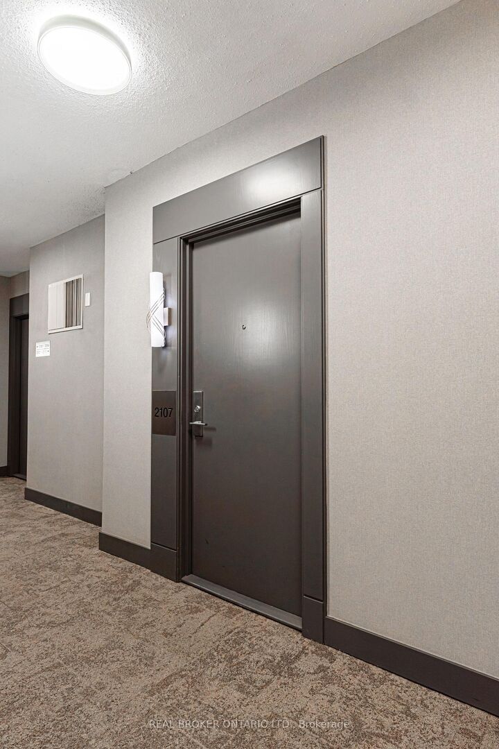 Property Photo: 90 Absolute Avenue 2107 ON L4Z 0A3