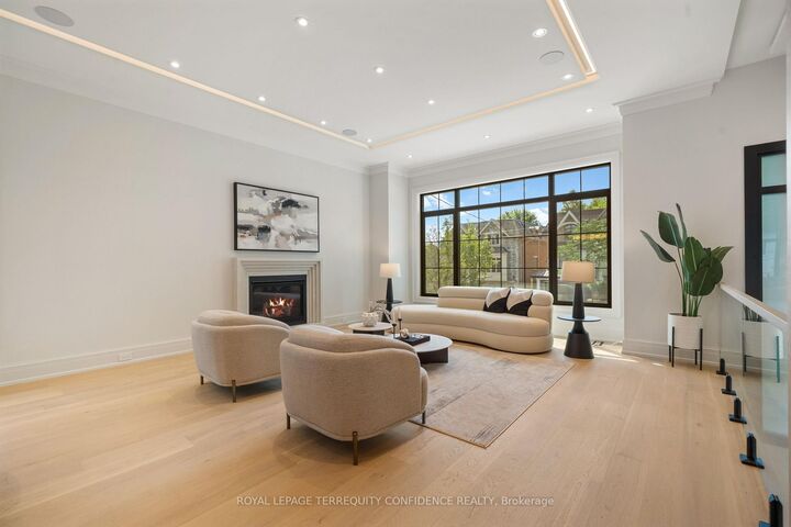 Property Photo:  272 Horsham Avenue  ON M2R 1G4 