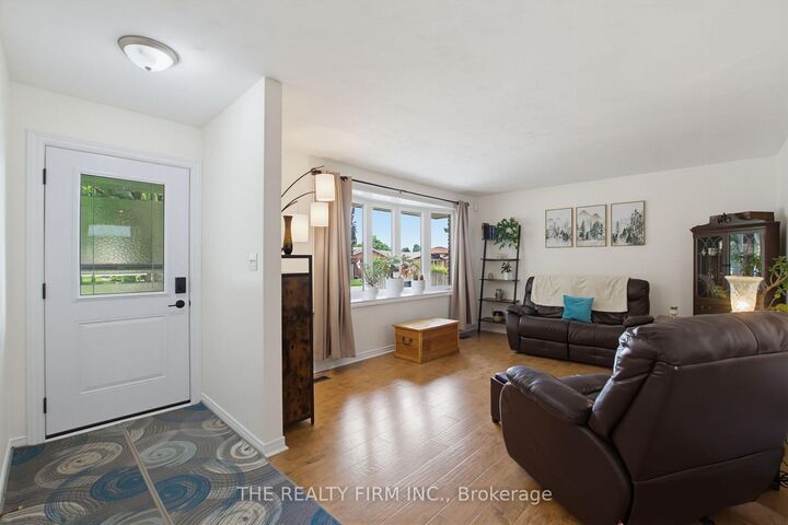 Property Photo:  493 Maple Street  ON N7G 3M9 