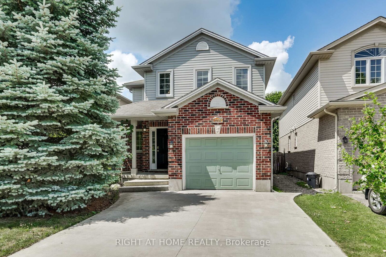 Property Photo:  2206 Coronation Drive  ON N6G 0B9 