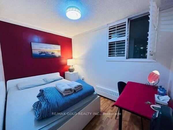 Property Photo:  50 Lotherton Pathway 815  ON M6B 2G8 