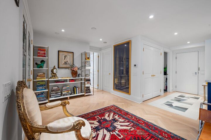 Property Photo: 225 Davenport Road 401 ON M5R 3R2