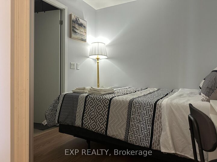 Property Photo: 319 Jarvis Street 2517 ON M5B 0C8