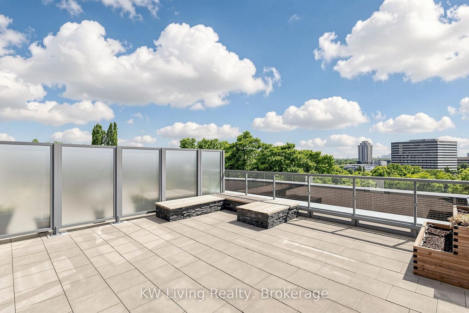 Property Photo: 18 Graydon Hall Drive 312 ON M3A 0A4