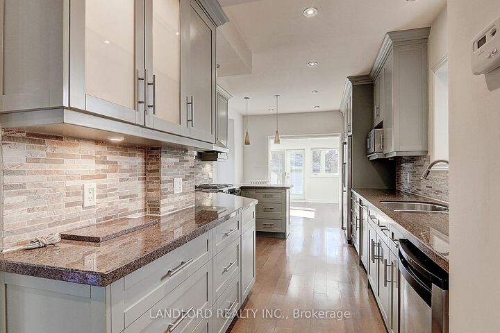Property Photo:  138 Fallingbrook Road  ON M1N 2T6 