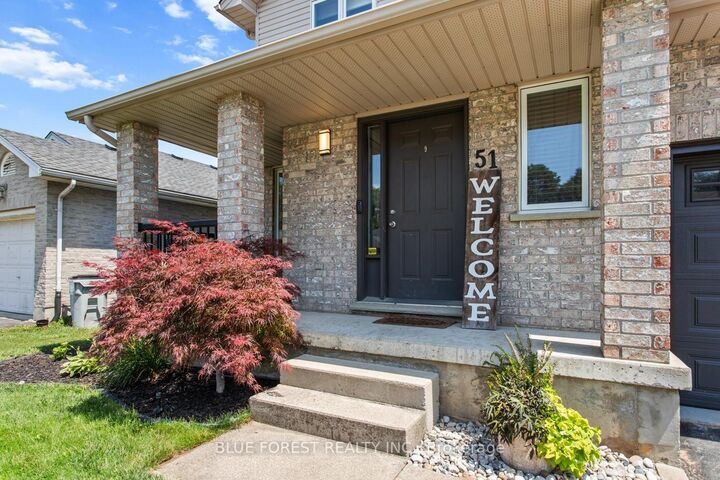 Property Photo:  51 Hickory Boulevard W  ON N7G 4E9 