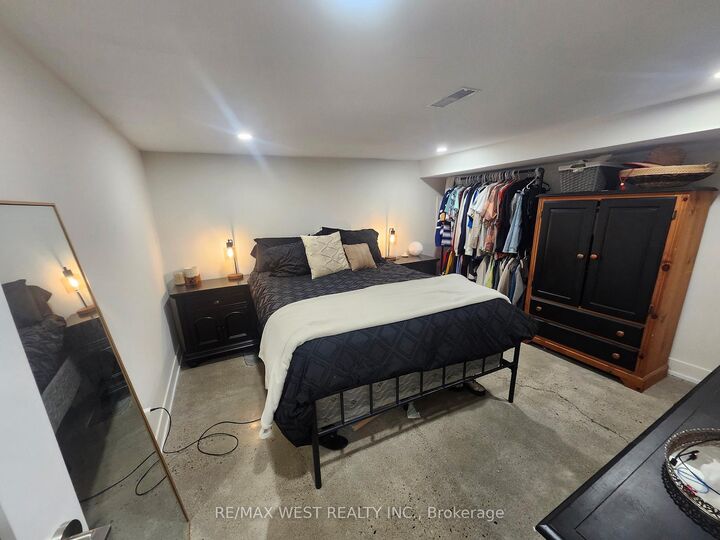 Property Photo: 967 Dovercourt Road Basement ON M6H 2X6
