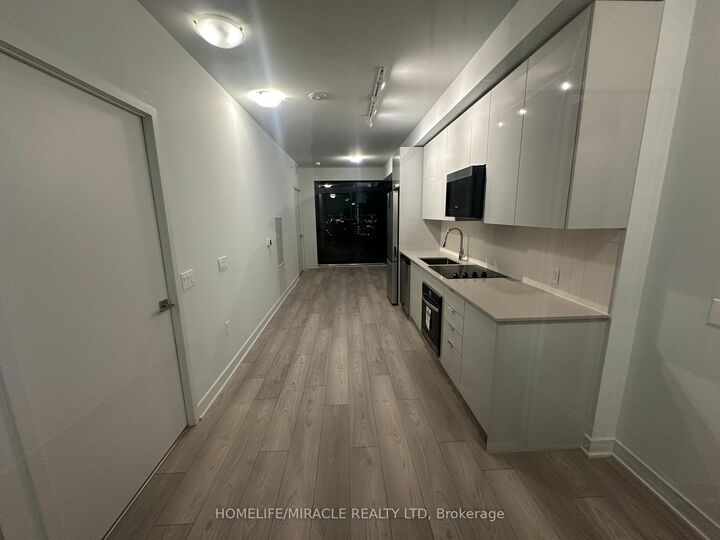 Property Photo:  2920 Highway 7 Road W 1501  ON L4K 0P4 