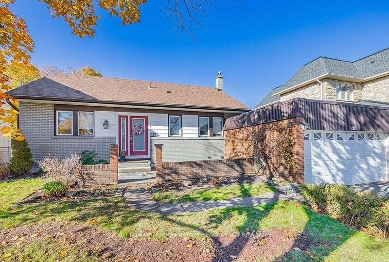 Property Photo: 127 Mayfield Drive N ON L6H 1K6