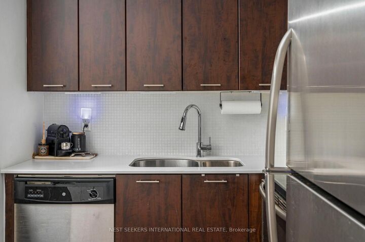 Property Photo: 20 Bruyeres Mews 705 ON M5V 0G8