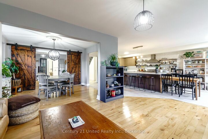 Property Photo: 810 Hargrove Trail ON K9L 0B6