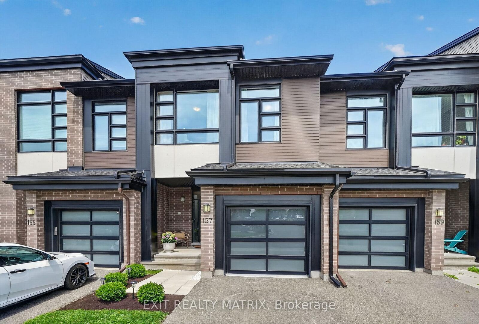 Property Photo: 157 Longworth Avenue ON K1T 0T2