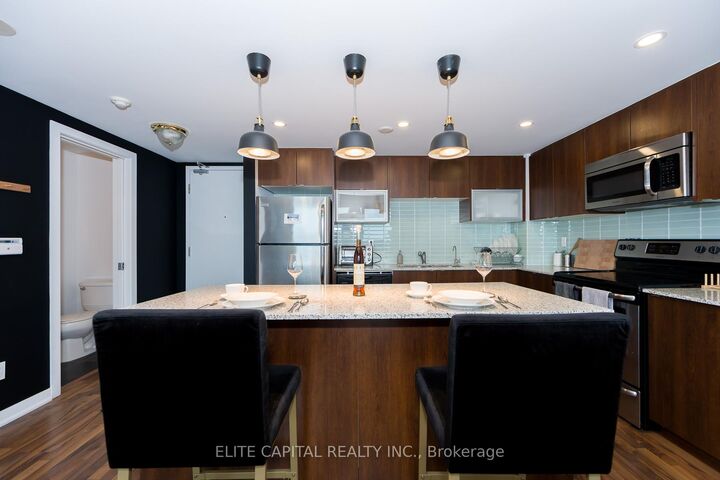 Property Photo:  59 East Liberty Street 2207  ON M6K 3R1 