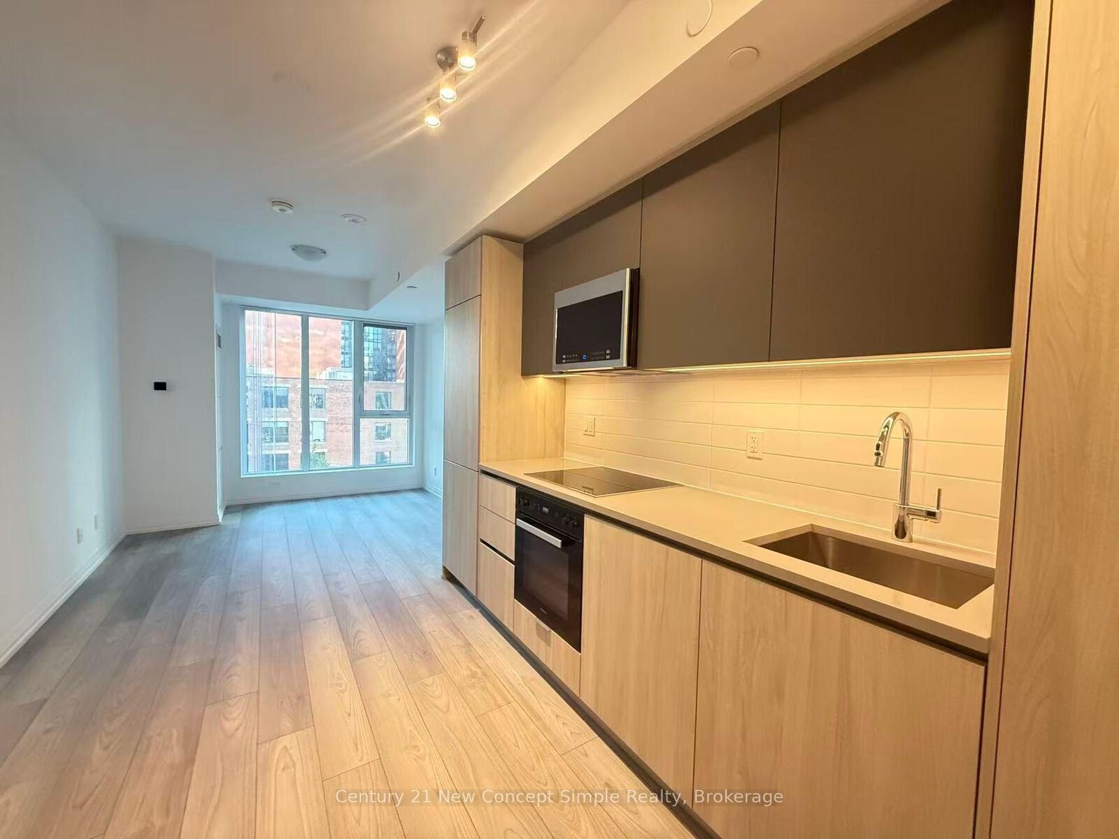 Property Photo: 400 King Street 505 ON M5V 1K2