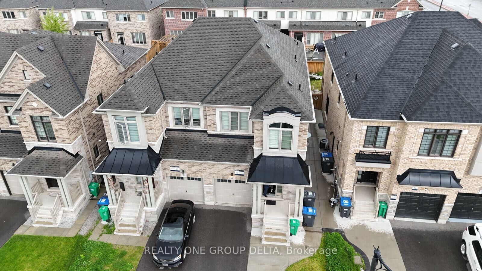 Property Photo:  6 Quinton (Entire Property) Ridge  ON L6Y 0E3 