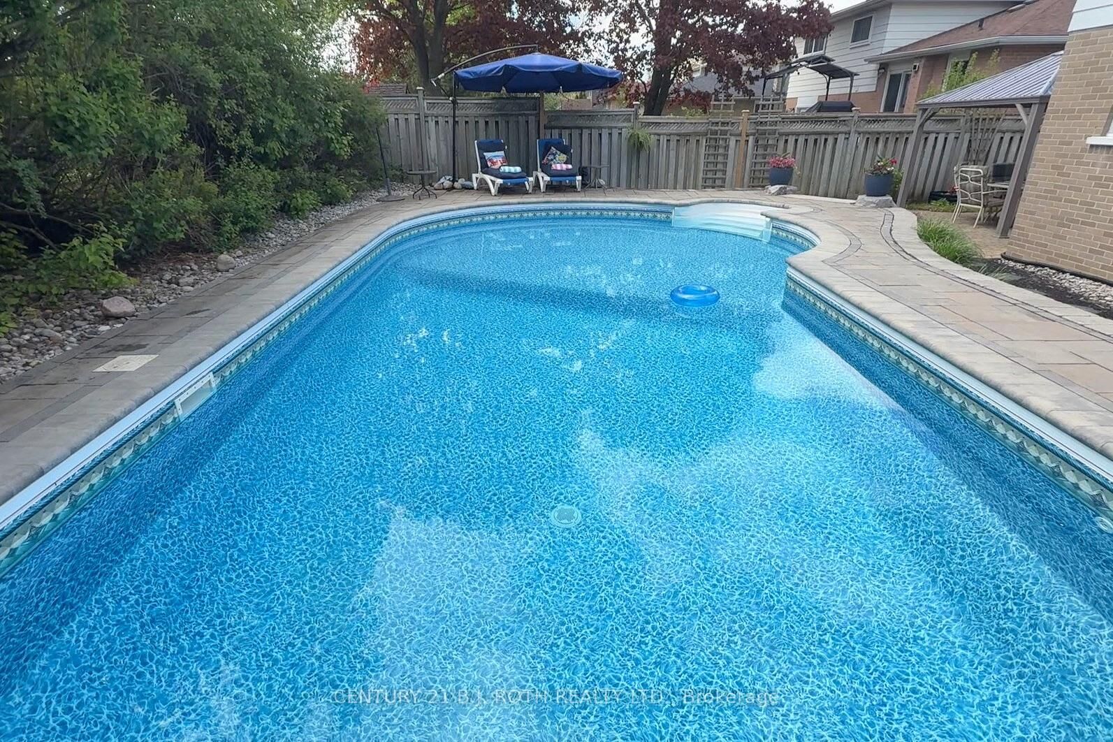 Property Photo:  15 Glenecho Drive  ON L4M 4J2 