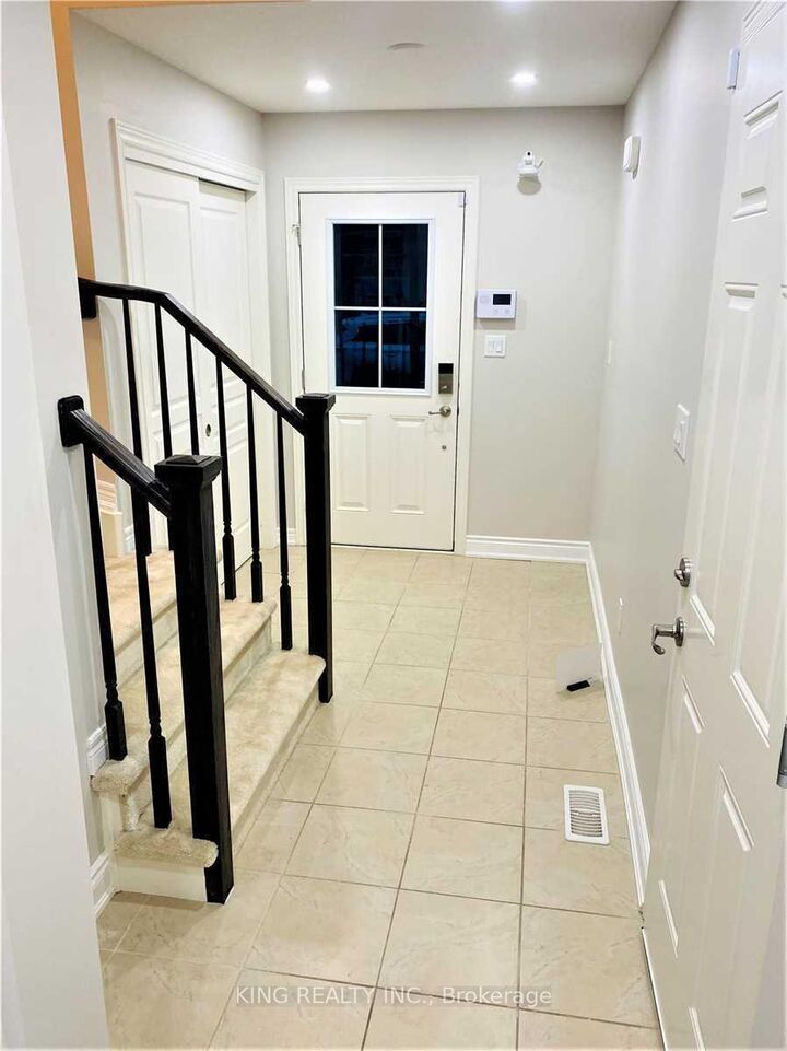 Property Photo: 285 Silverwood Avenue ON L3C 0B7