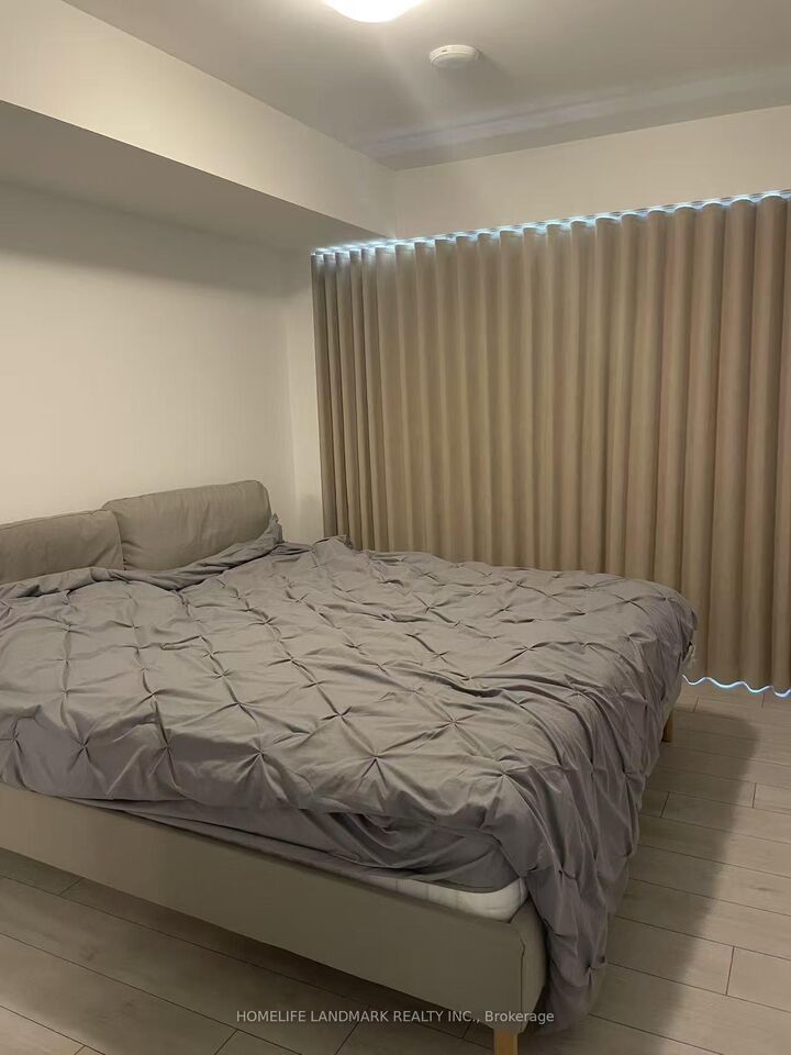 Property Photo:  2033 Kennedy Road 3005  ON M1T 0B9 