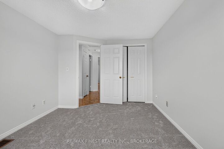 Property Photo:  25 Rose Abbey Drive  ON K7K 6W1 