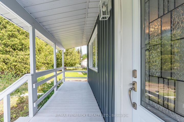 Property Photo: 32560 Highway Highway ON K0J 1P0