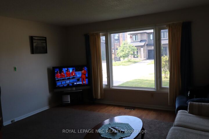 Property Photo:  6694 Cropp Street  ON L2E 7B3 