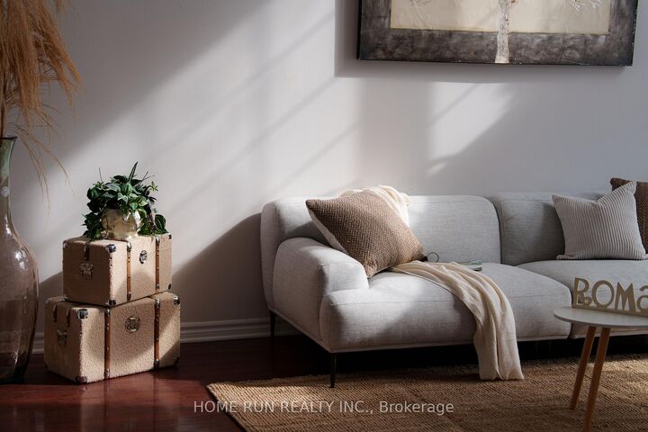 Property Photo: 531 Bretby Crescent ON K2J 5P9